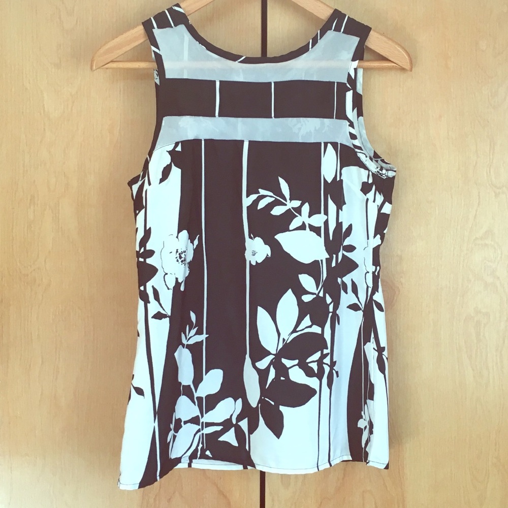 Tinley Road - Black & White Sleeveless Top